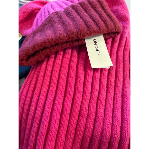 2 PC Super Soft Scarf & Beanie Set New with tags - Picture 4 of 4